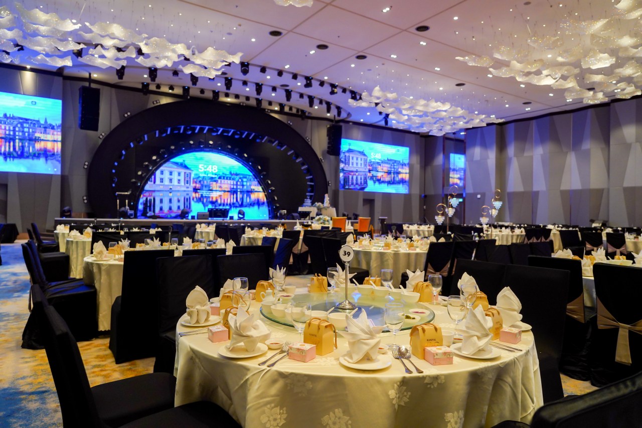 banquet hall